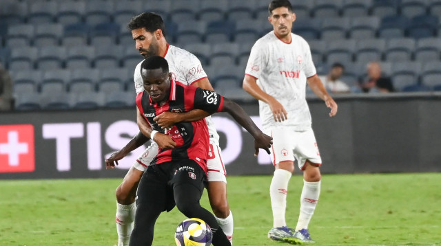 אופיר דוידזאדה, הפועל באר שבע לצד סדריק דון, הפועל ירושלים (צילום: ברני ארדוב)