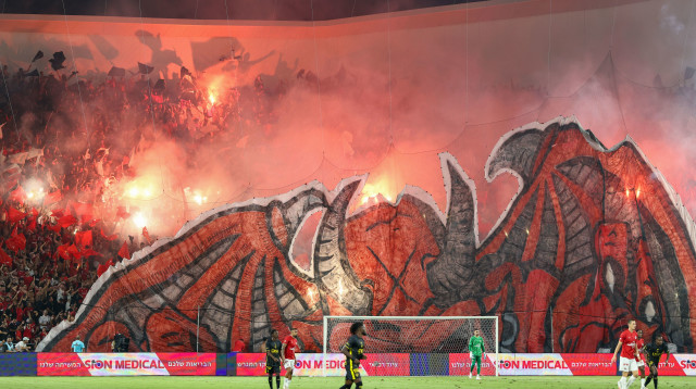 אוהדי הפועל תל אביב (צילום: דני מרון)