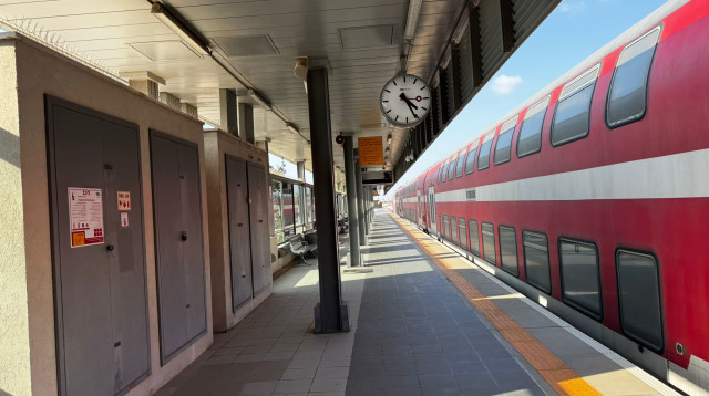 רכבת קריית מלאכי (צילום: דן עזרא)