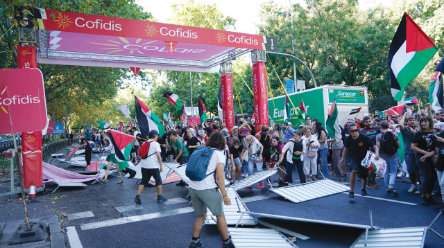 הפגנות פרו פלסטיניות במירוץ בספרד  (צילום: רויטרס)