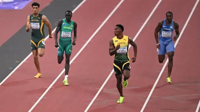 אפריפה מימין, היום בטוקיו (צילום: רויטרס)