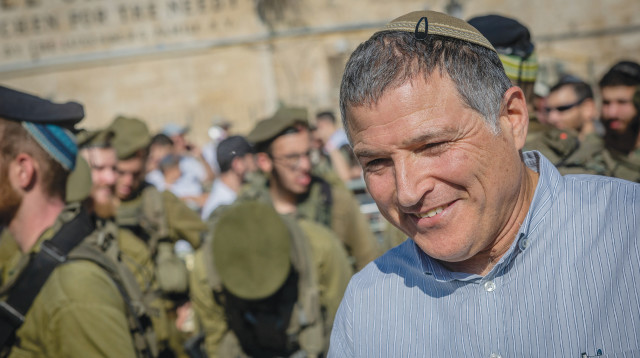 דוד זיני בכותל המערבי בחודש שעבר (צילום: חיים גולדברג פלאש 90)