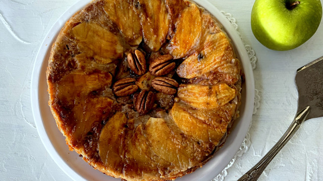 עוגת תופין ותפוחים בטעם קינמון (צילום: פסקל פרץ-רובין)