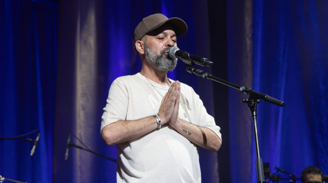 עמיר בניון חוגג 50 באמפי קיסריה (צילום: מרוה שרון)