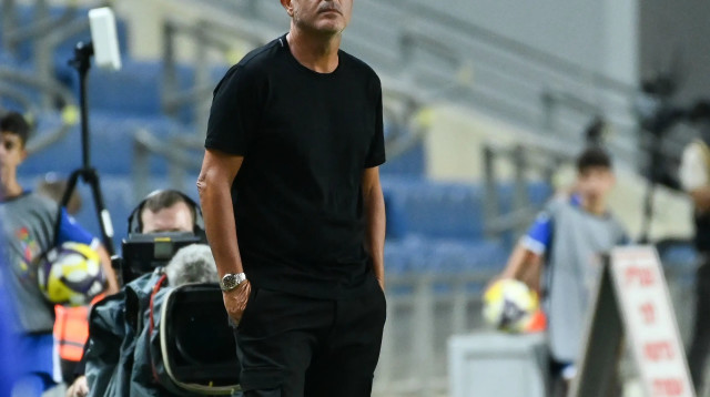 מאמן מכבי נתניה, יוסי אבוקסיס (צילום: ברני ארדוב)