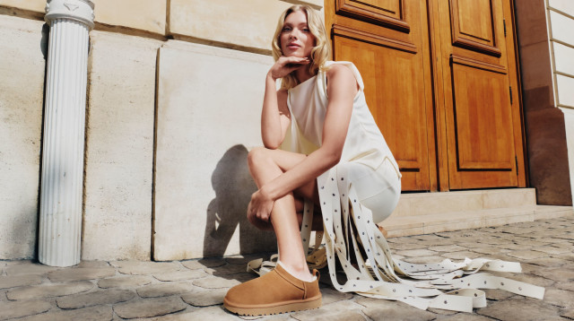 אלזה הוסק בקמפיין ל-UGG (צילום: באדיבות המותג)