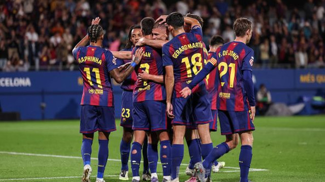 שחקני ברצלונה חוגגים (צילום: Gettyimages)