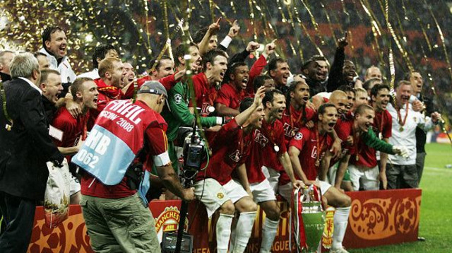 שחקני מנצ'סטר יונייטד חוגגים (צילום: Gettyimages)