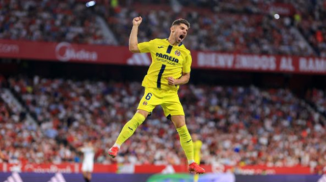 מנור סולומון עם שער הניצחון במדי ויאריאל (צילום: Fran Santiago)