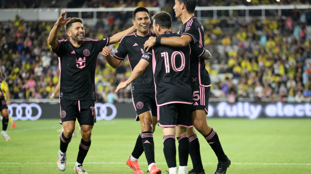 שחקני אינטר מיאמי חוגגים (צילום: רויטרס)