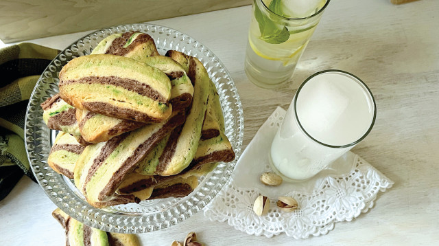 עוגיות שקדים ופיסטוקים פריכות (צילום: פסקל פרץ-רובין)