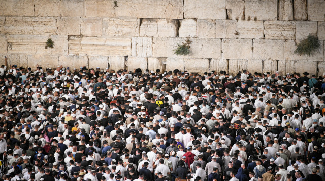 סליחות בכותל (צילום: אריה לייב אברמס, פלאש 90)