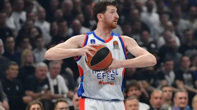 משחק סולידי. אוסמני (צילום: GettyImages, Nikola Krstic/MB Media)