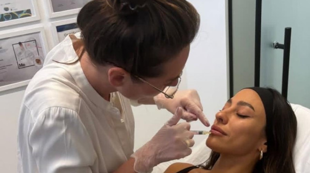 שני אדרי אצל ד”ר אנה זנקוביץ’ (צילום: יחצ)