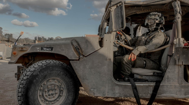 7 באוקטובר | עדות כריכת הספר  (צילום: חן שימל)