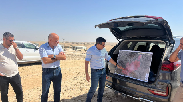 השר עמיחי שיקלי במהלך הסיור בנגב (צילום: משרד התפוצות )