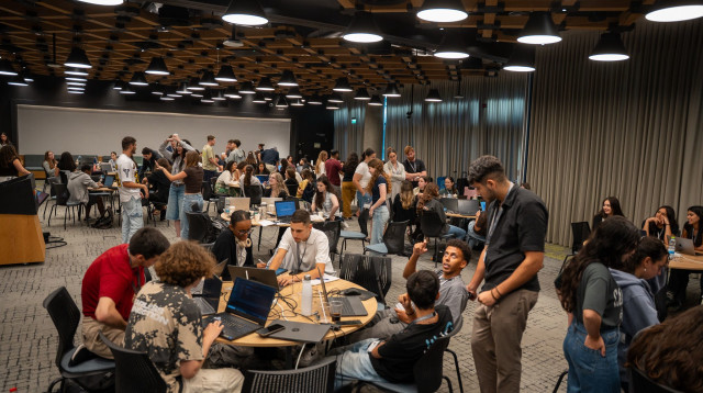 בוגרי המכינה הטכנולוגית של פרויקט ניצנים (צילום: עמותת "בנתיבי אודי")