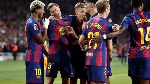 שחקני ברצלונה חוגגים (צילום: Gettyimages)