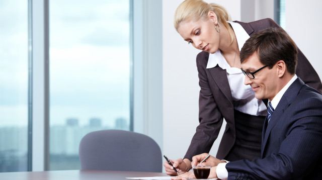 בוס ומזכירה (צילום: אינגאימג')