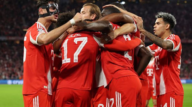 שחקני באיירן מינכן חוגגים (צילום: Gettyimages)