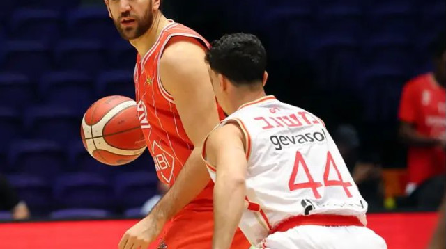 מתחילים להתחבר. האדומים (צילום: אודי ציטיאט)