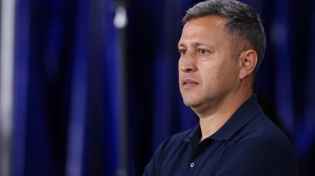 דייגו פלורס מאמן מכבי חיפה (צילום: מאור אלקסלסי)