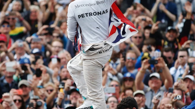 לואיס המילטון (צילום: צילום מסך, אינסטגרם)