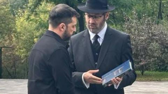 נשיא אוקראינה וולודימיר זלנסקי בטקס בקייב לזכר נרצחי באבי יאר (צילום: Office of the President of Ukraine)