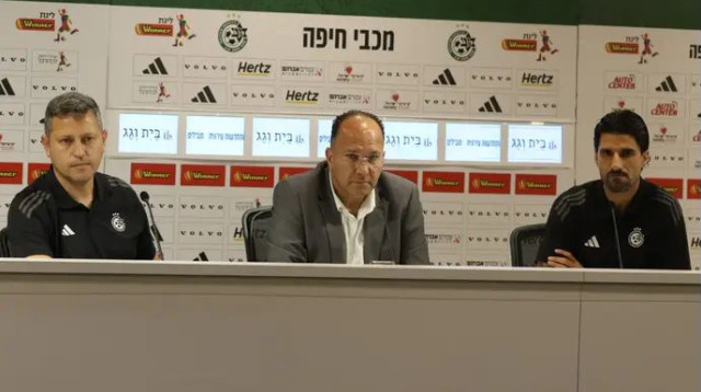 פלורס לצד איציק עובדיה ורפאלוב (צילום: שלומי גבאי)