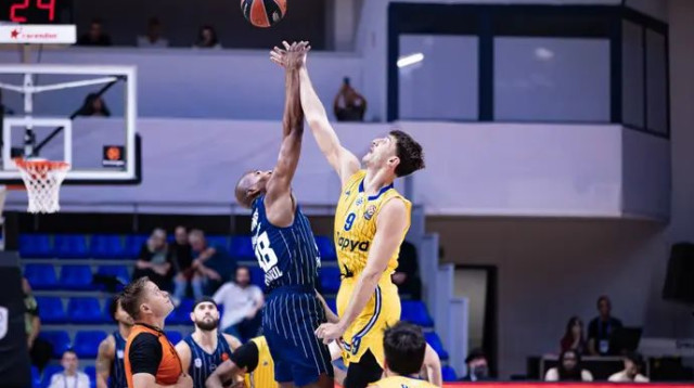 החזיק את מכבי תל אביב בדקות הפתיחה. רומן סורקין (צילום: אתר רשמי, Filip Roganovic)