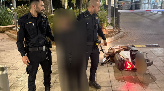 קטין שנעצר לאחר שנחשד בגניבת אופנוע (צילום: אלון חכמון)