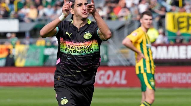 תאי עבד שחקן מילואי פ.ס.וו איינדהובן חוגג שער (צילום: GettyImages, Soccrates Images)