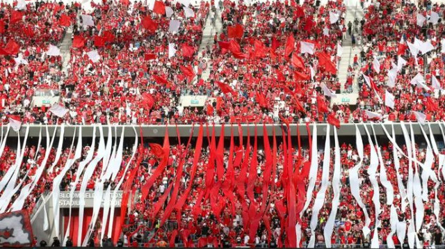 הדבר הכי גרוע שיכול לקרות למועדון זה חרם מנויים של הקהל הזה. אוהדי הפועל תל אביב (צילום: דני מרון)