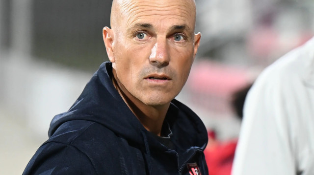 מאמן הפועל ירושלים זיו אריה (צילום: ברני ארדוב)