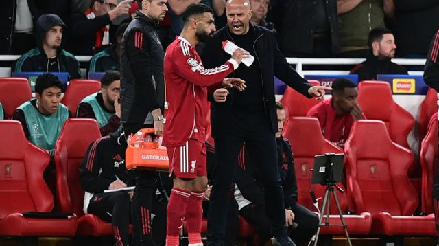 ארנה סלוט ומוחמד סלאח (צילום: Richard Martin-Roberts - CameraSport)