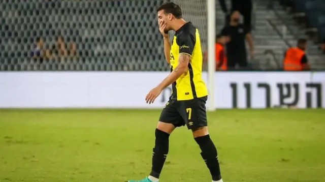 ספג בוז מהקהל שלו לאחר ההרחקה. ירדן שועה (צילום: קובי אליהו)