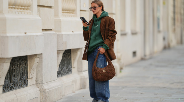 טרנד הנעלים החומות (צילום: GettyImages, Edward Berthelot/Getty Images)