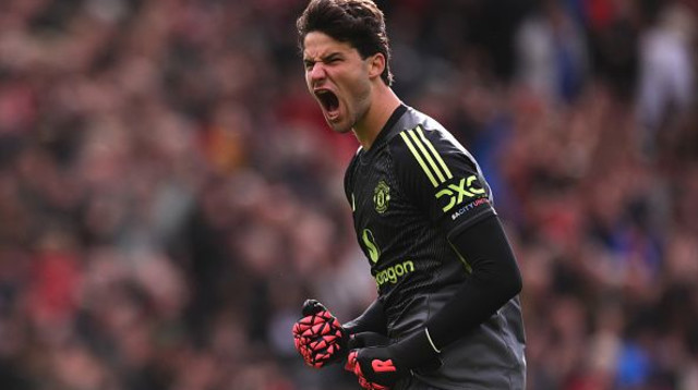 סנה למנס, שוער מנצ'סטר יונייטד (צילום: Ben Roberts - Danehouse)