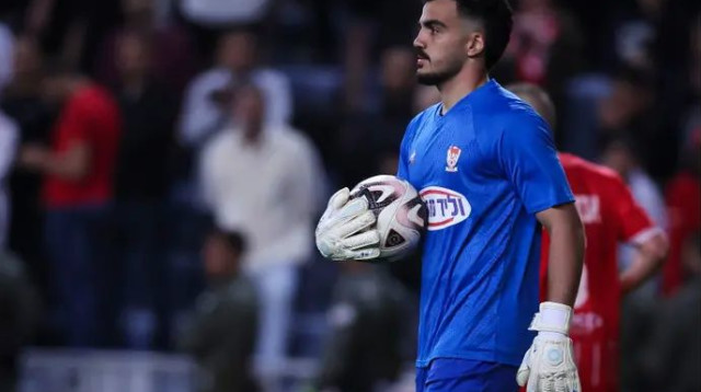 שוב בשערה של בני סכנין. עבד יאסין (צילום: מאור אלקסלסי)