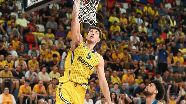 רומן סורקין, מכבי תל אביב (צילום: ברני ארדוב)