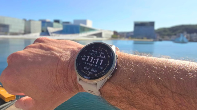 Garmin Forerunner 970 (צילום: זאב ינאי)