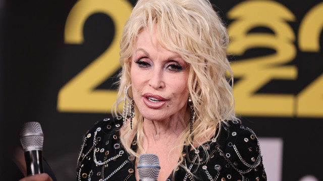 דולי פרטון (צילום: Theo Wargo/Getty Images for The Rock and Roll Hall of Fame)