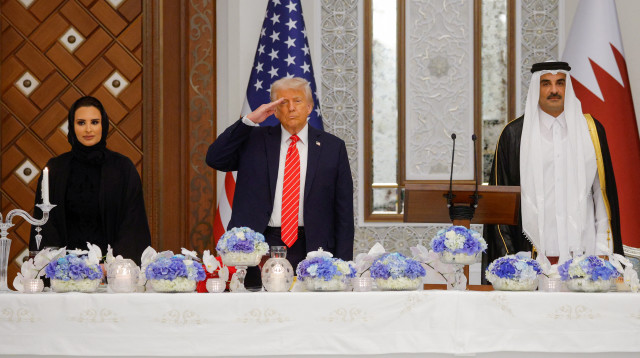 דונלד טראמפ ואל ת'אני (צילום: רויטרס)