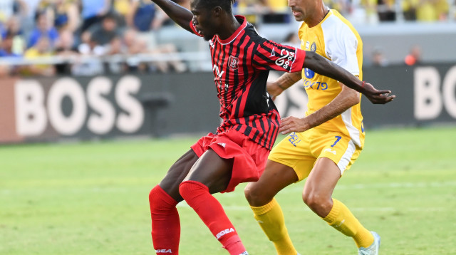 אילוז' יאו מול ערן זהבי (צילום: ברני ארדוב)