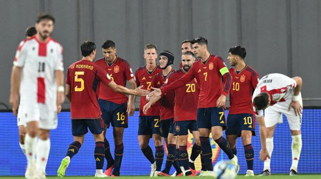 שחקני נבחרת ספרד חוגגים (צילום: Oliver Hardt - UEFA)