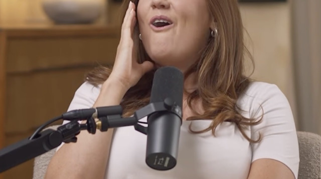 לוסי בפודקאסט ״It's a Girl Thing״ (צילום: צילום מסך)