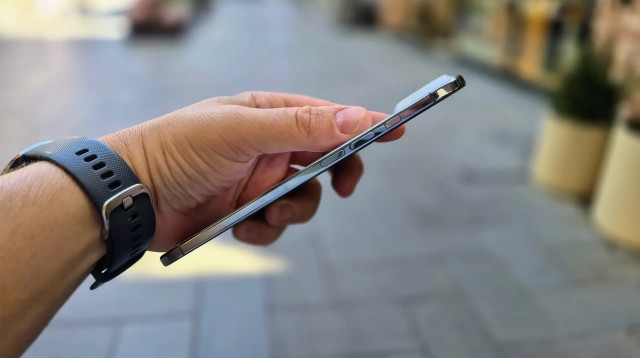 אייפון אייר (צילום: צחי הופמן)