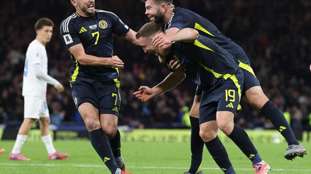 שחקני סקוטלנד חוגגים (צילום: GettyImages)