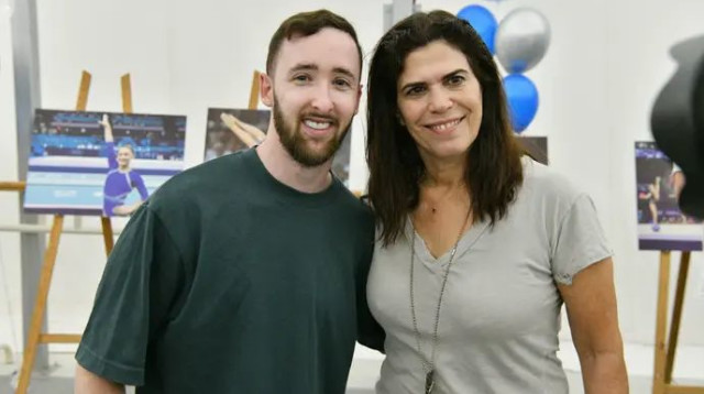 התקבל כגיבור. דולגופיאט עם יעל ארד (צילום: ראובן קסטרו)