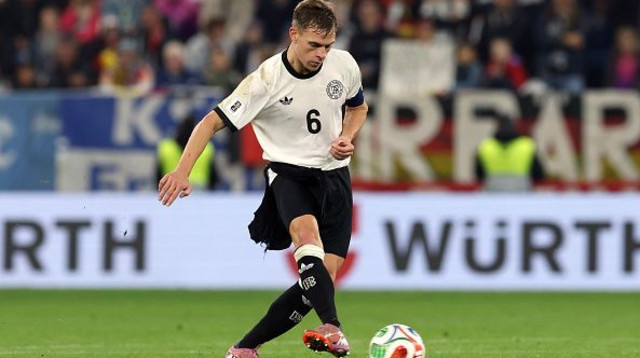 יוזואה קימיש עם צמד לטובת הנבחרת הגרמנית (צילום: Alexander Hassenstein)